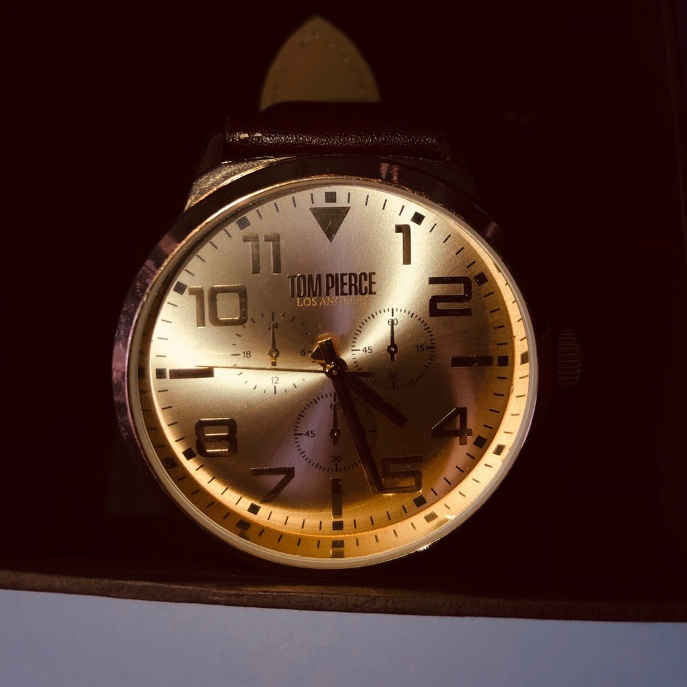 Gold color watch brown pleather strap